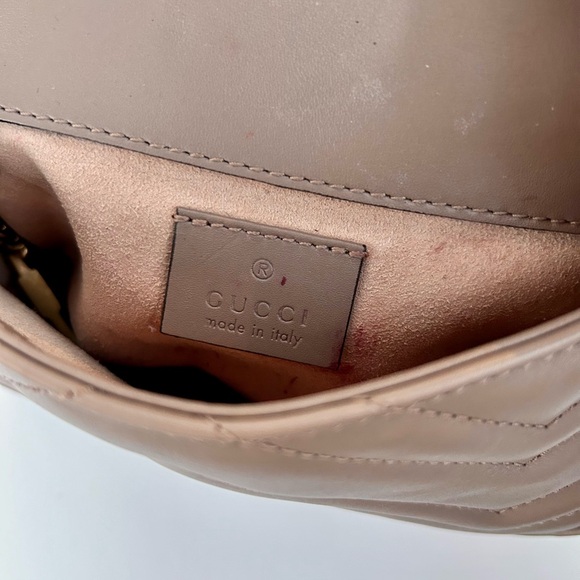 Like new GG MARMONT SUPER MINI BAG in taupe color goes with everything - Picture 7 of 12